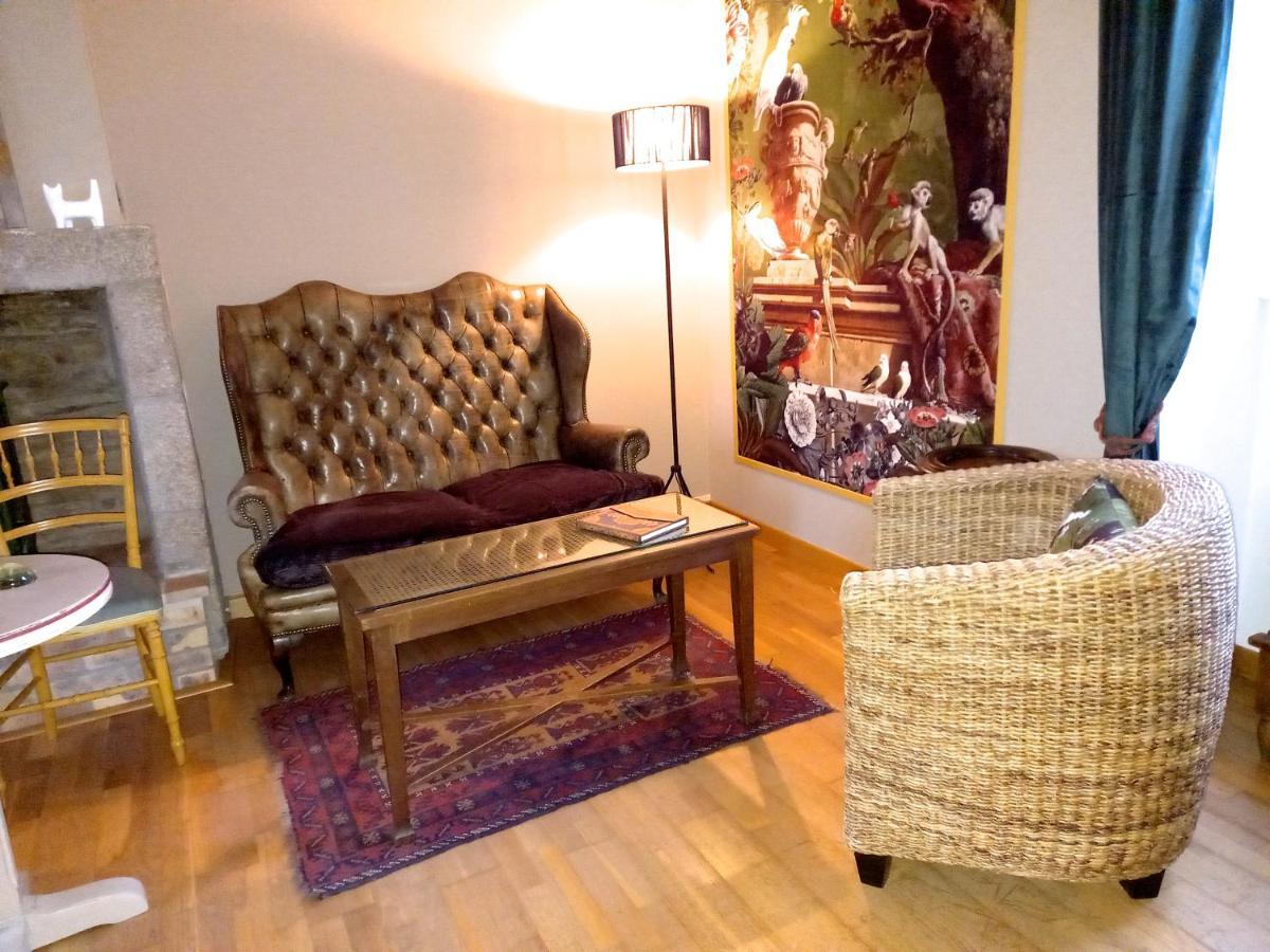 Le Petit Manoir Bed & Breakfast Isigny-le-Buat Exterior photo